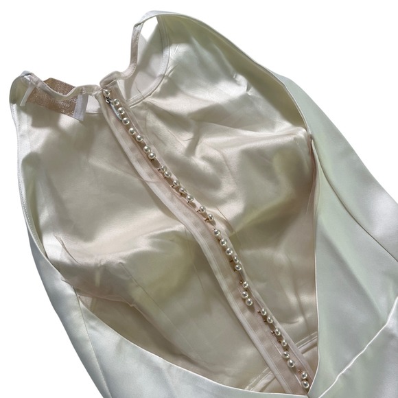 Bronx and Banco Paros‎ Gown in White - Picture 7 of 16
